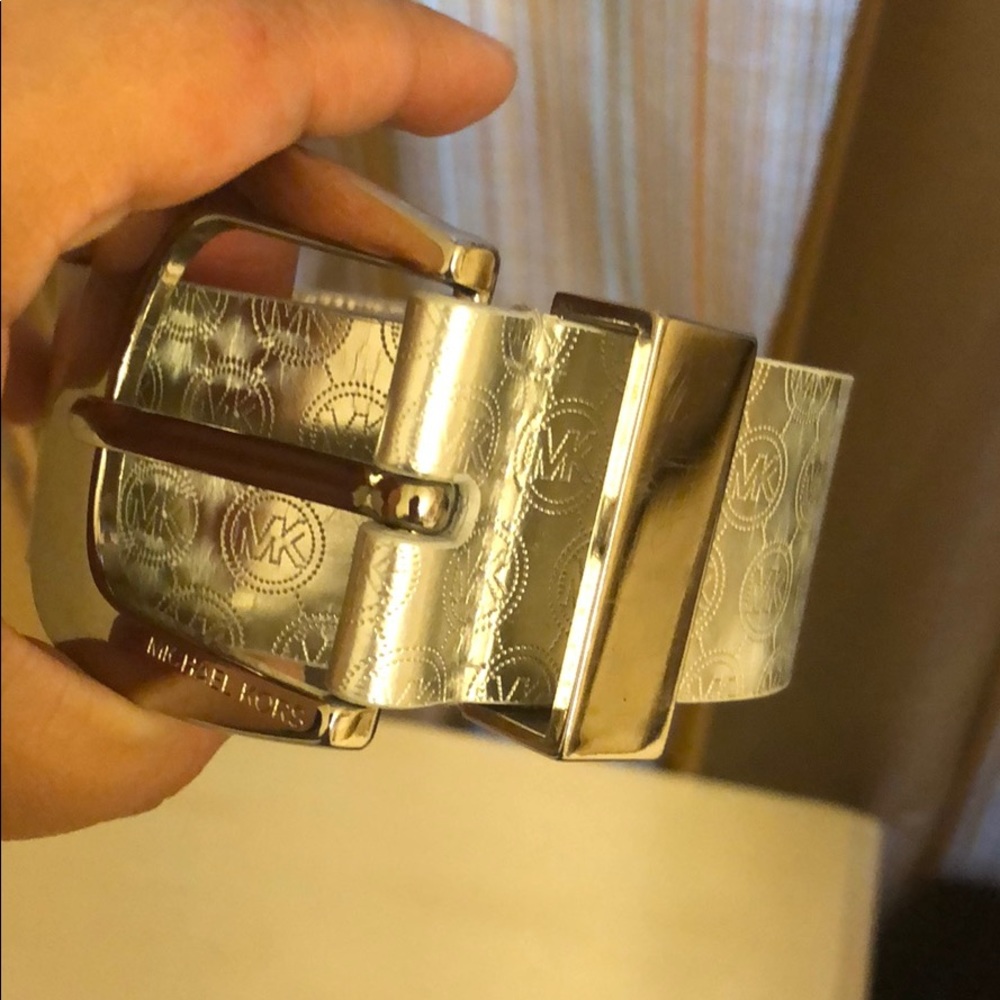 MK, belt